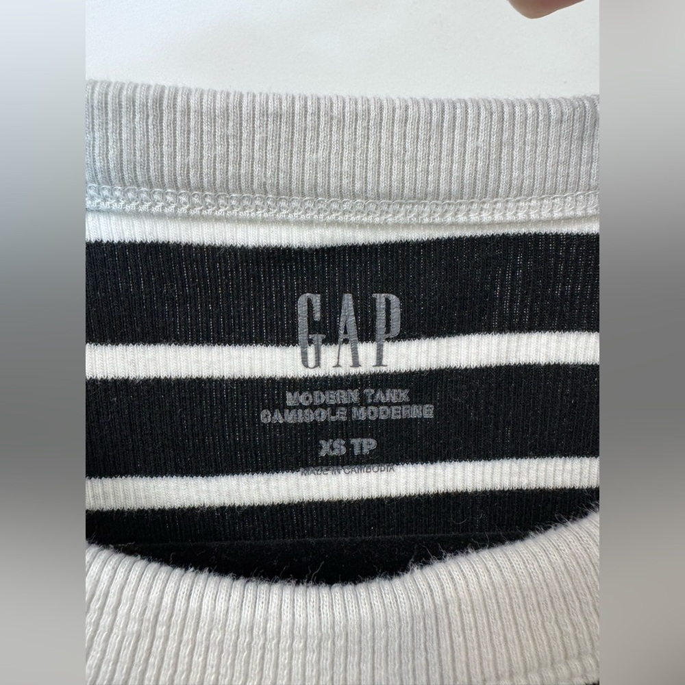 Gap Modern Rib Cropped Halter Top - Picture 4 of 5